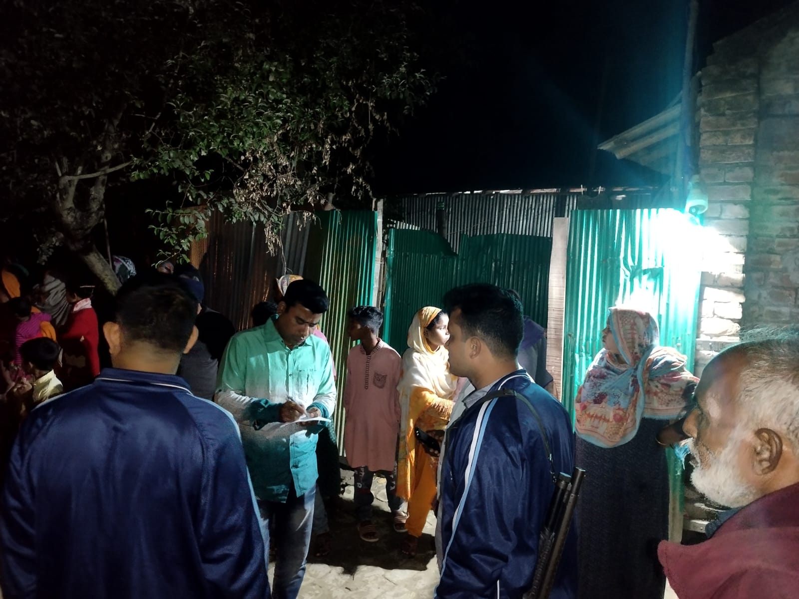 চুয়াডাঙ্গায় দিলীপ কুমার সমর্থকদের বাড়িতে হামলা ও ভাঙচুরের অভিযোগ