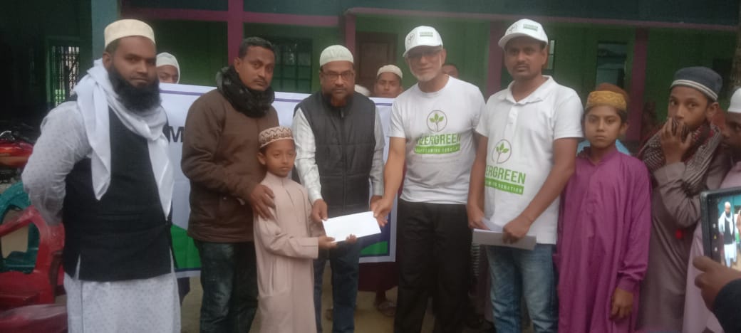 আন্দুলবাড়ীয়ায় মাদ্রাসা ও এতিমখানার শিক্ষার্থীদের মাঝে আর্থিক অনুদান প্রদান