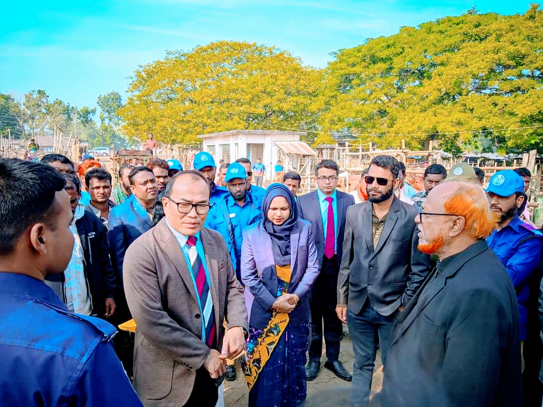 উথলী শিয়ালমারী পশুহাট পরিদর্শনে চুয়াডাঙ্গা ডিসি ড.কিসিঞ্জার চাকমা