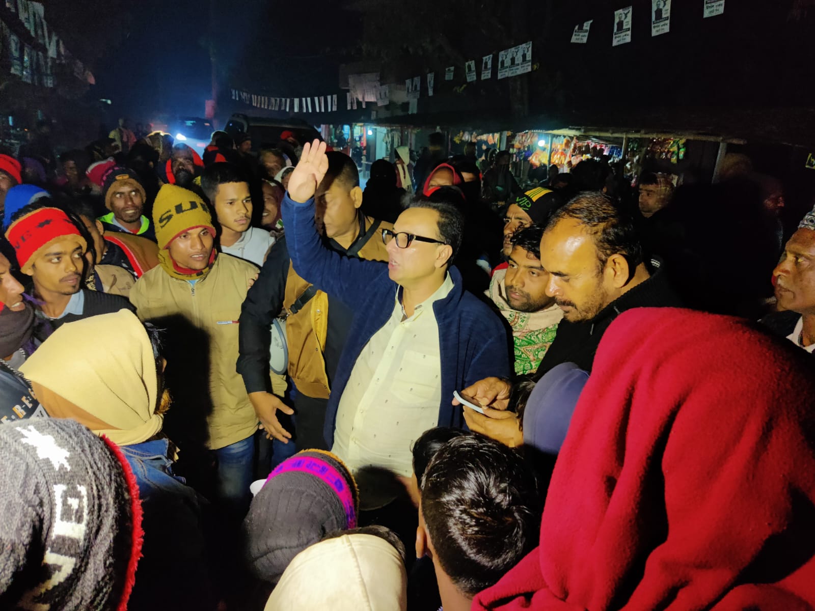 ভাংবাড়ীয়া ইউনিয়নসহ বেশ কয়েকটি স্থানে গণসংযোগকালে দিলীপ কুমার আগরওয়ালা