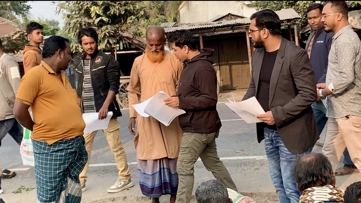চুয়াডাঙ্গা জেলা ও ইউনিট ছাত্রদলের উদ্যোগে লিফলেট বিতরণ