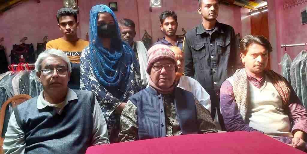 আলমডাঙ্গায় সাংবাদিকদের সঙ্গে স্বতন্ত্র প্রার্থী কমান্ডার এম শহীদুর রহমানের মতবিনিময়