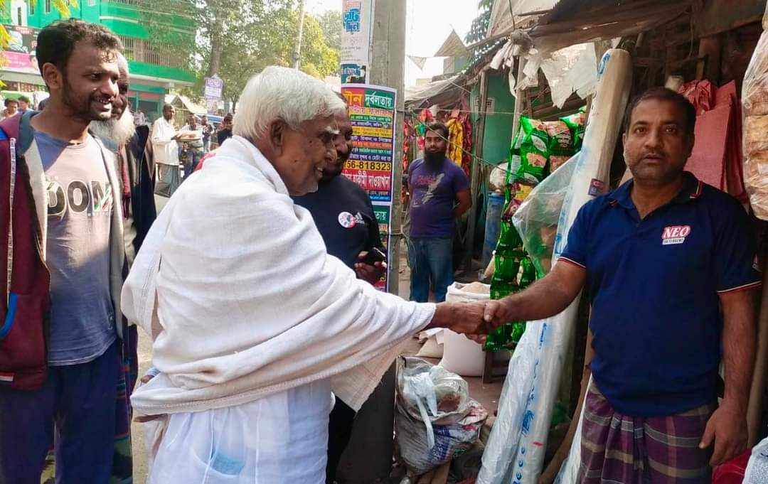 উন্নয়ন অব্যাহত রাখতে নৌকায় ভোট প্রার্থনা
