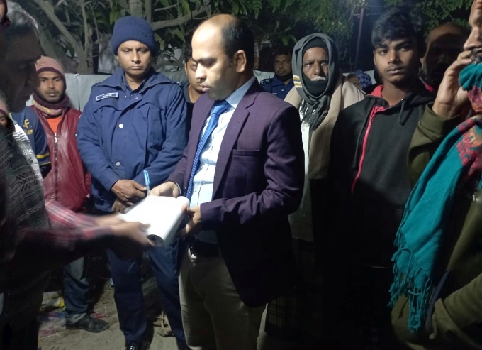 গাংনীতে আচরণবিধি লঙ্ঘন করায় নৌকা ও ট্রাক প্রতীকের সমর্থককে জরিমানা