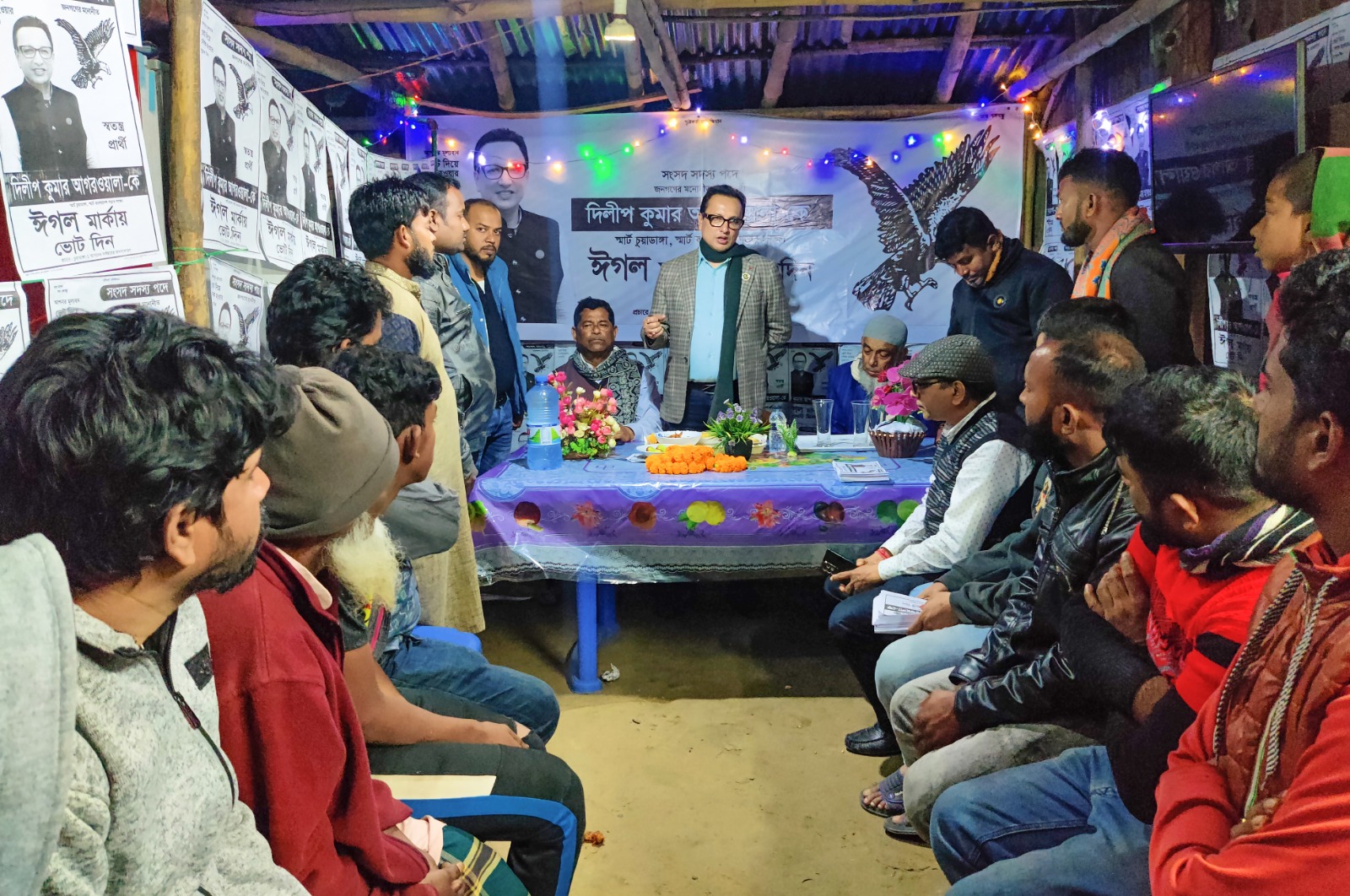 চুয়াডাঙ্গা শহরে গণসংযোগকালে ঈগল মার্কার প্রার্থী দিলীপ কুমার আগরওয়ালার