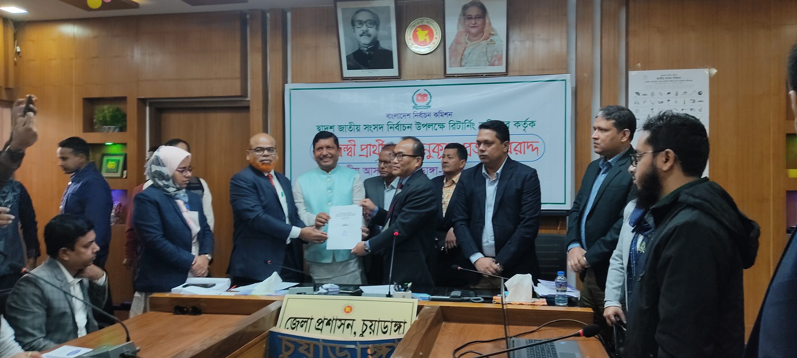আনুষ্ঠানিক প্রচারণায় মাঠে প্রার্থীরা, যাচ্ছেন ভোটারদের কাছে