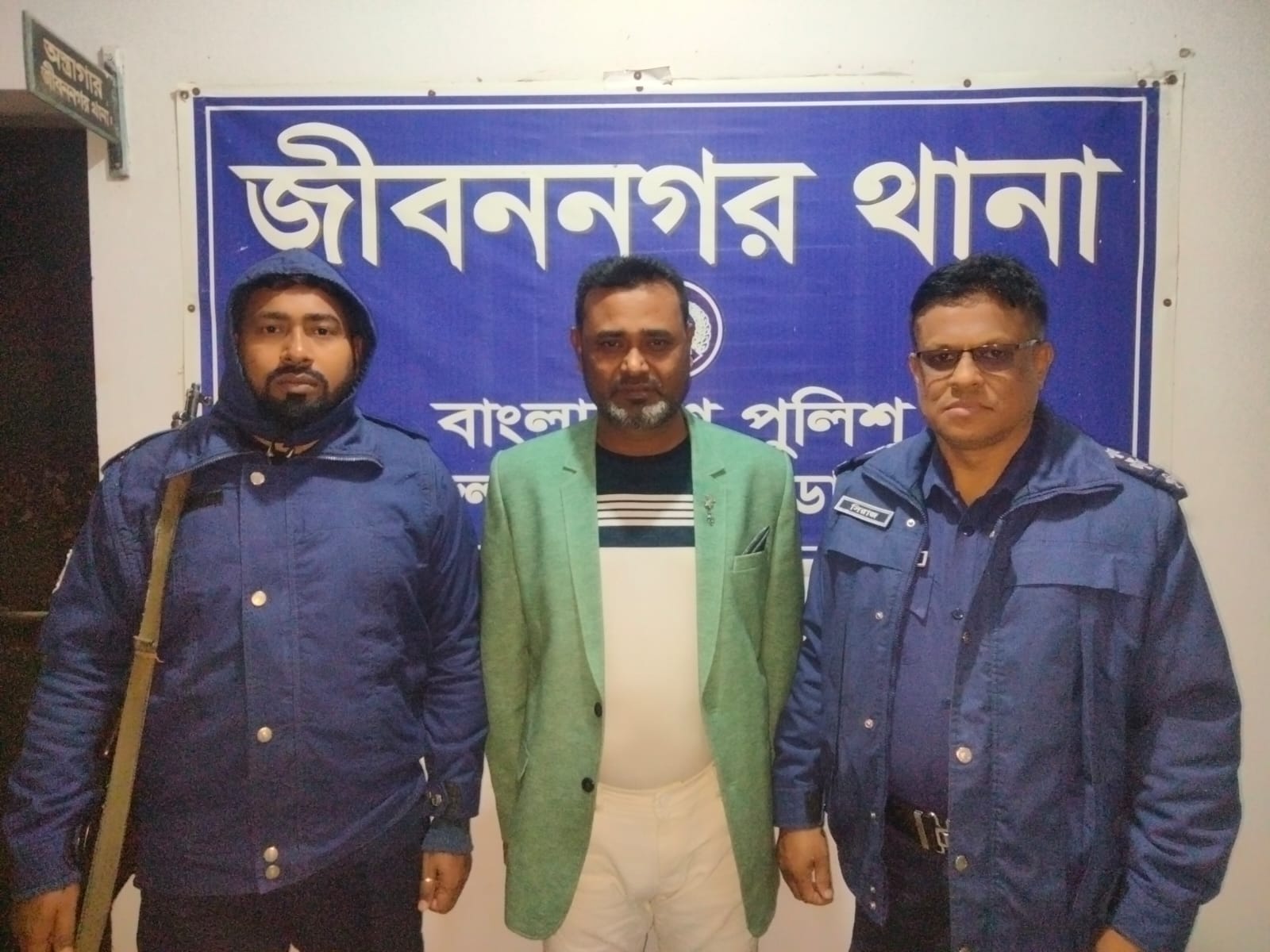 জীবননগর উপজেলা বিএনপি নেতা ময়েনসহ দুজন গ্রেপ্তার