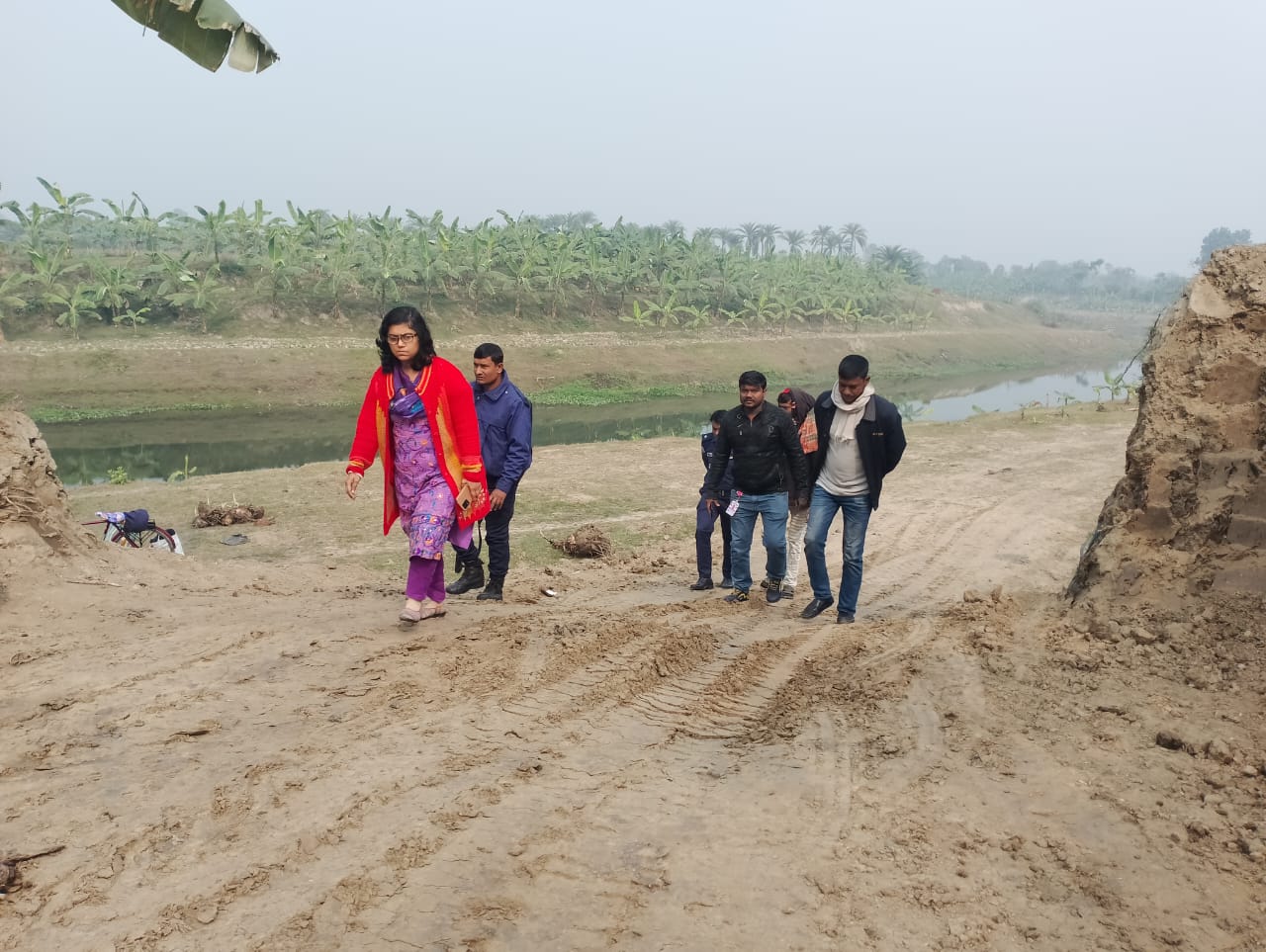 জীবননগর মনোহরপুরে ভৈরব নদের মাটি কেটে ইটভাটায় বিক্রি