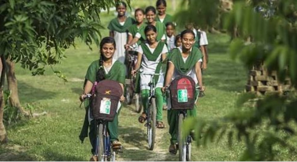 আজও সব প্রাথমিক ও মাধ্যমিক স্কুল বন্ধ