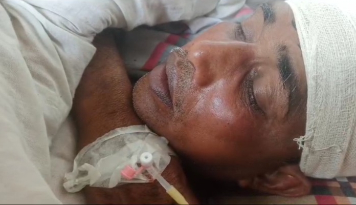 দামুড়হুদার গোপালপুর দলকা বিলে মাছ ধরাকে কেন্দ্র করে দুই পক্ষের মারামারি