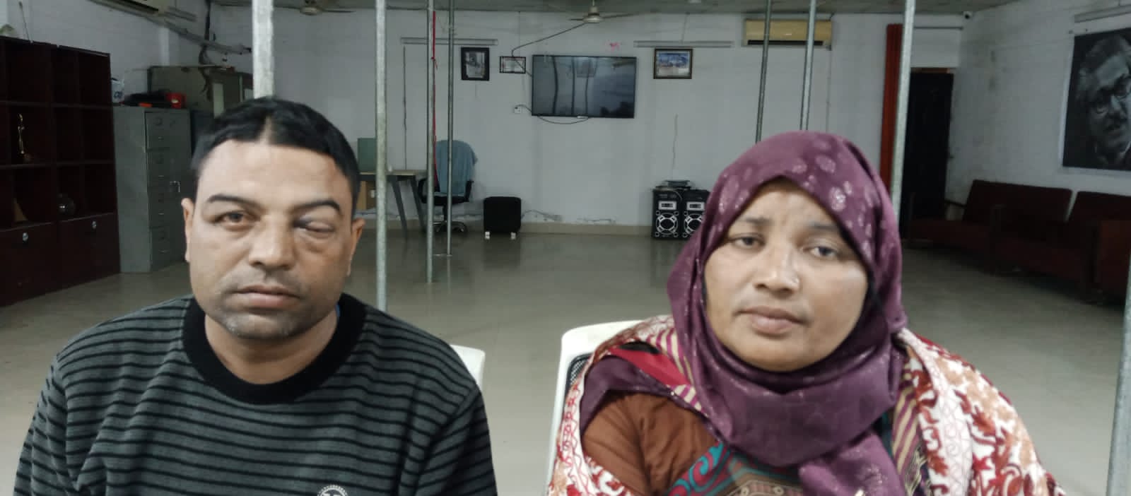 ঈগলের কর্মীর ওপর হামলা; স্বর্ণালঙ্কার ও মালামাল লুট