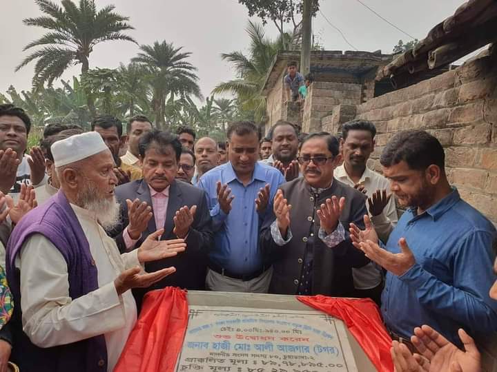 জীবননগরের পাঁকায় সংযোগ সড়ক উন্নয়ন কাজের উদ্বোধন করলেন এমপি টগর