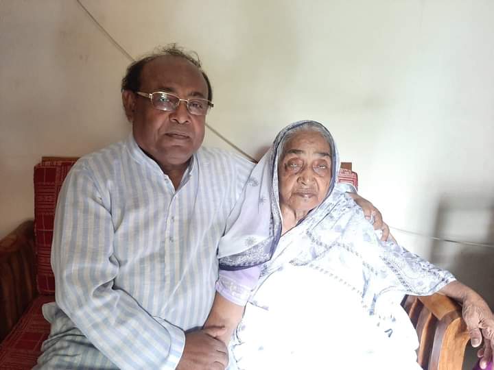 চুয়াডাঙ্গায় ‘স্বপ্নজয়ী মা’ পদকে ভূষিত আম্বিয়া খাতুনের ইন্তেকাল