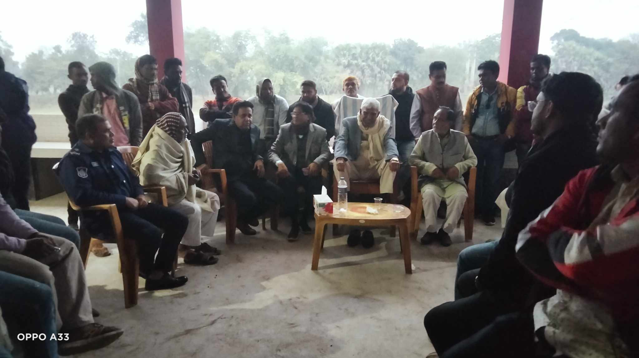 বধ্যভূমি পরিদর্শন ও নেতা-কর্মীদের সঙ্গে মতবিনিময়কালে এমপি ছেলুন জোয়ার্দ্দার