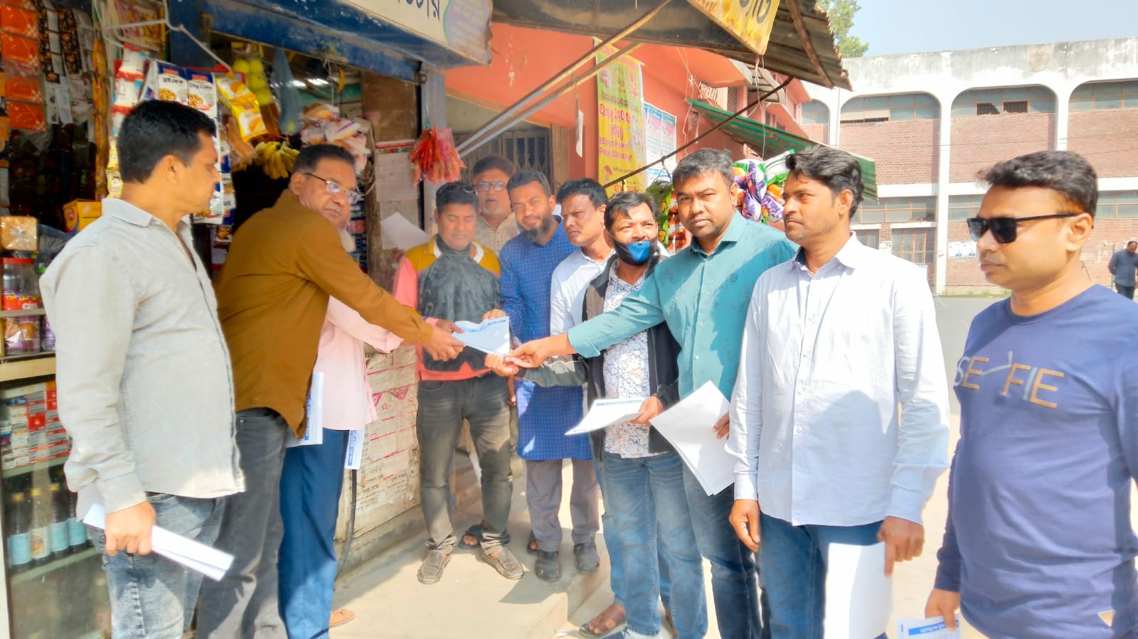 চুয়াডাঙ্গা, মেহেরপুর ও ঝিনাইদহে বিএনপির লিফলেট বিতরণ