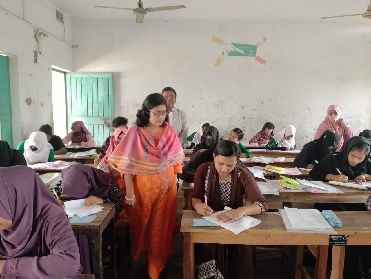 সারাদেশে একযোগে এসএসসি ও সমমানের পরীক্ষার ১ম দিনে চুয়াডাঙ্গা ও মেহেরপুরে অনুপস্থিত ২৬১
