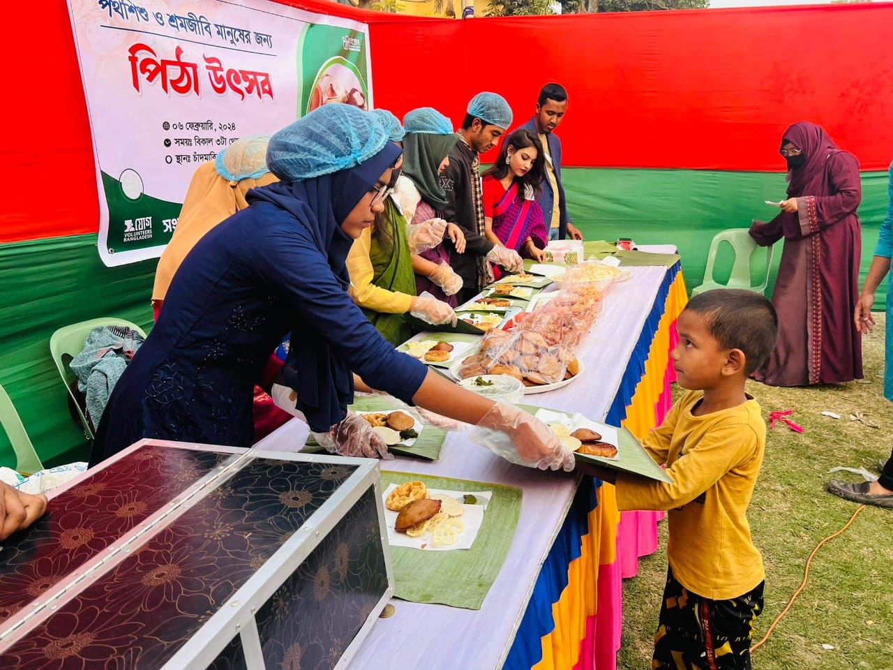 চুয়াডাঙ্গায় পথশিশু ও শ্রমজীবীদের জন্য পিঠা উৎসব