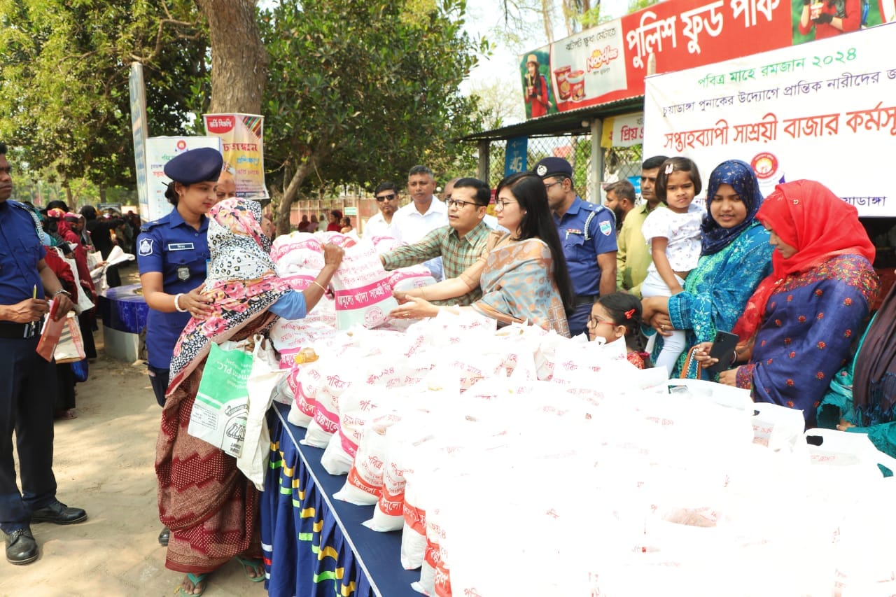 চুয়াডাঙ্গায় পুনাকের সপ্তাহব্যাপী সাশ্রয়ী বাজার কর্মসূচির উদ্বোধন