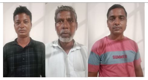 দামুড়হুদায় ভৈরব নদের মাটি চুরি হাতেনাতে তিনজন আটক, ট্রাক্টর জব্দ