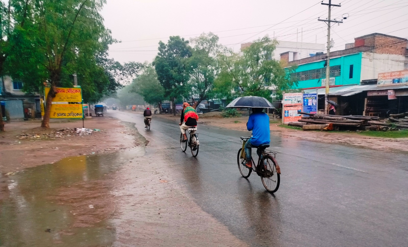 জনদুর্ভোগ বাড়লেও ফসলের জন্য আশির্বাদ এনেছে বৃষ্টি