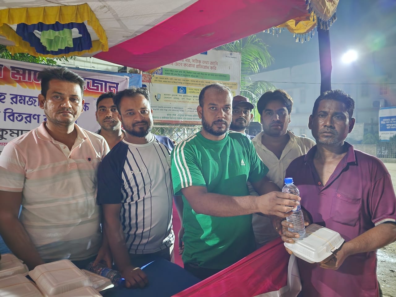 চুয়াডাঙ্গায় দিলীপ কুমার আগরওয়ালার মাসব্যাপী ইফতার ও সেহরি বিতরণ কার্যক্রম অব্যাহত