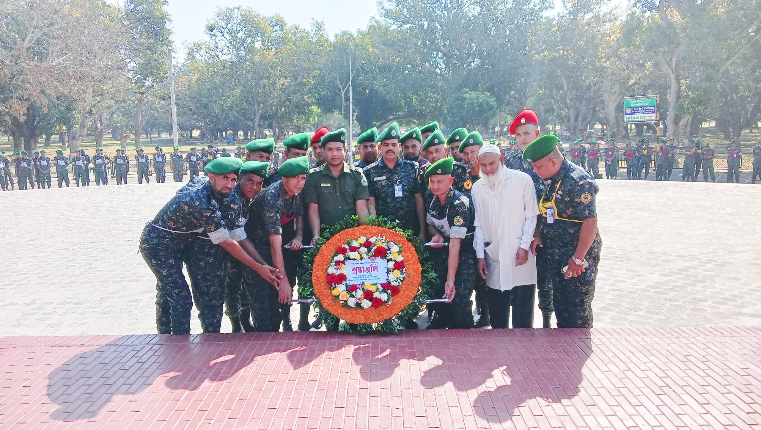 মুজিবনগর স্মৃতিসৌধে পুষ্পমাল্য অর্পণ করলেন পদোন্নতি পাওয়া ব্যাটেলিয়ন সদস্যরা