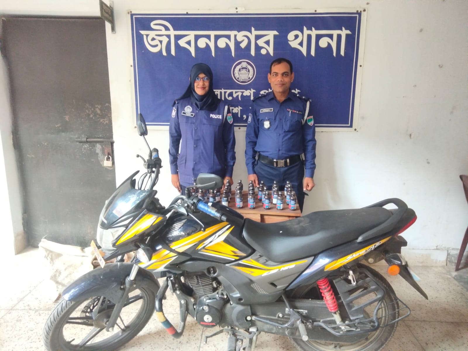 চুয়াডাঙ্গা সদর ও জীবননগর থানা-পুলিশের পৃথক অভিযান