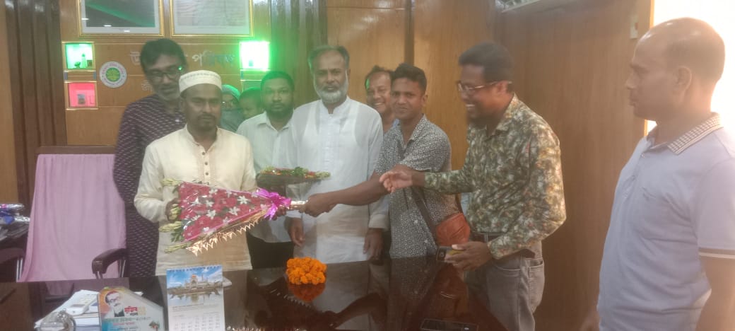 জীবননগর উপজেলা পরিষদের নবনির্বাচিতদের ফুলেলে শুভেচ্ছা