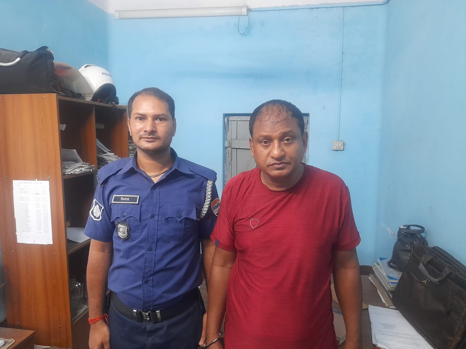 দর্শনা হল্টস্টেশনে পকেটমার আটক, গণধোলাই