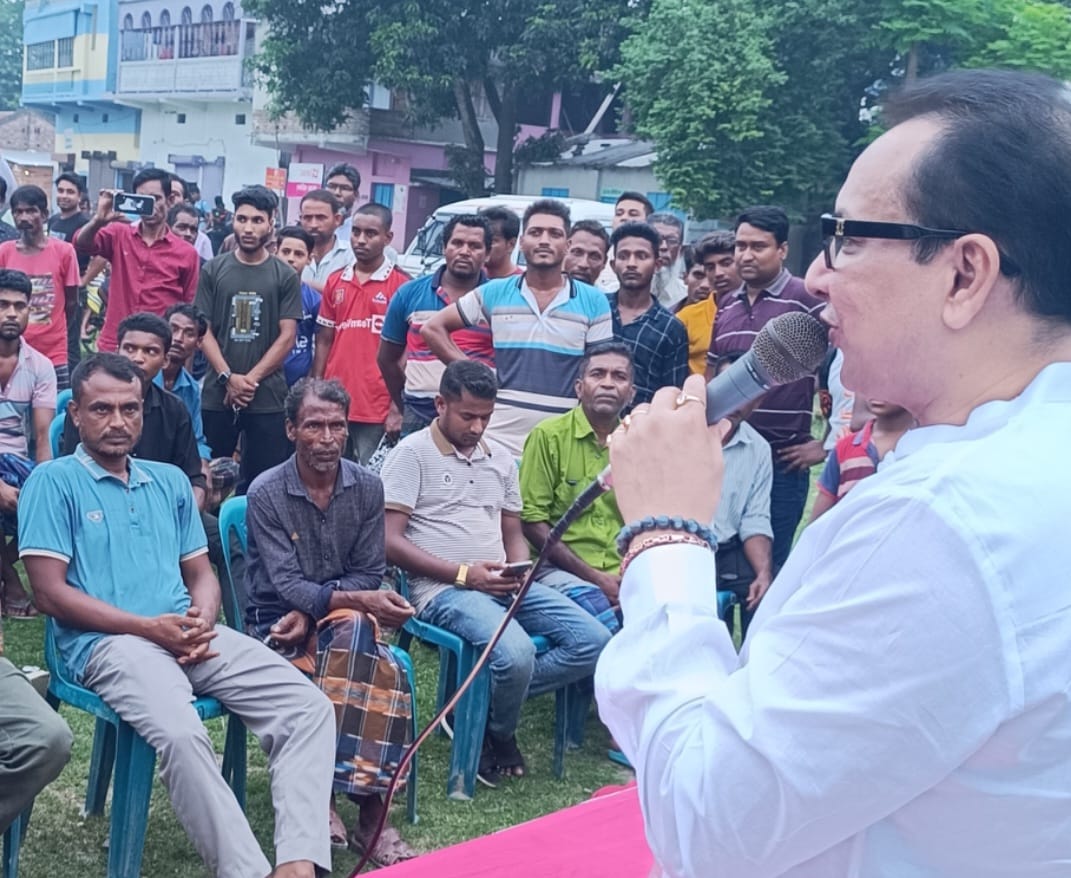 আলমডাঙ্গায় গণসংযোগ ও পথসভায় আ.লীগ নেতা দিলীপ কুমার আগরওয়ালা