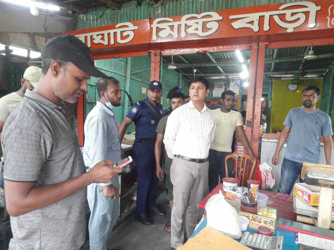 জীবননগরে ভোক্তা অধিকার সংরক্ষণ অধিদপ্তরের অভিযান