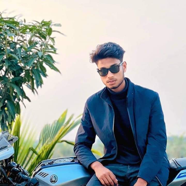 পিতার ওপর অভিমানে বিষপান করে কলেজছাত্রের মৃত্যু