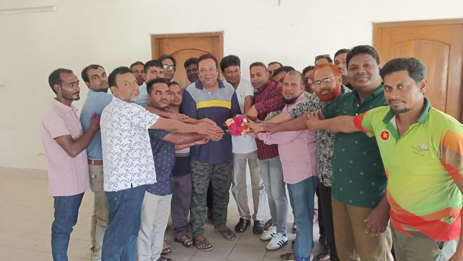 মুজিবনগরে নবনির্বাচিত ভাইস চেয়ারম্যানকে সংবর্ধনা