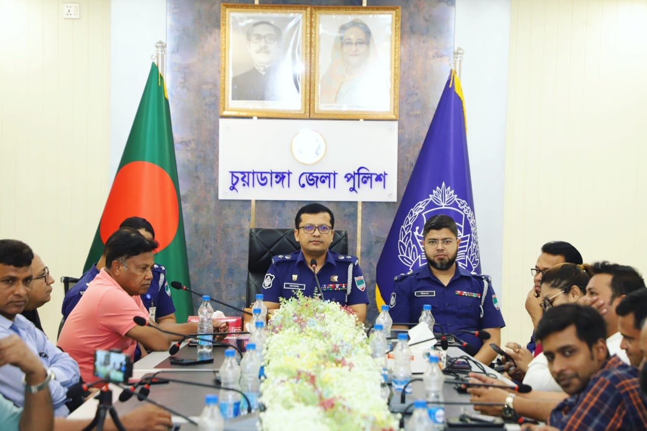 স্ত্রীর সম্ভ্রমহানি করায় কবিরাজকে গলাকেটে হত্যা