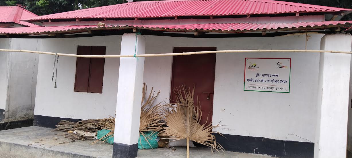 ৪৫টি ঘরের ১০টিতে থাকে না কেউ, ঝুলছে তালা