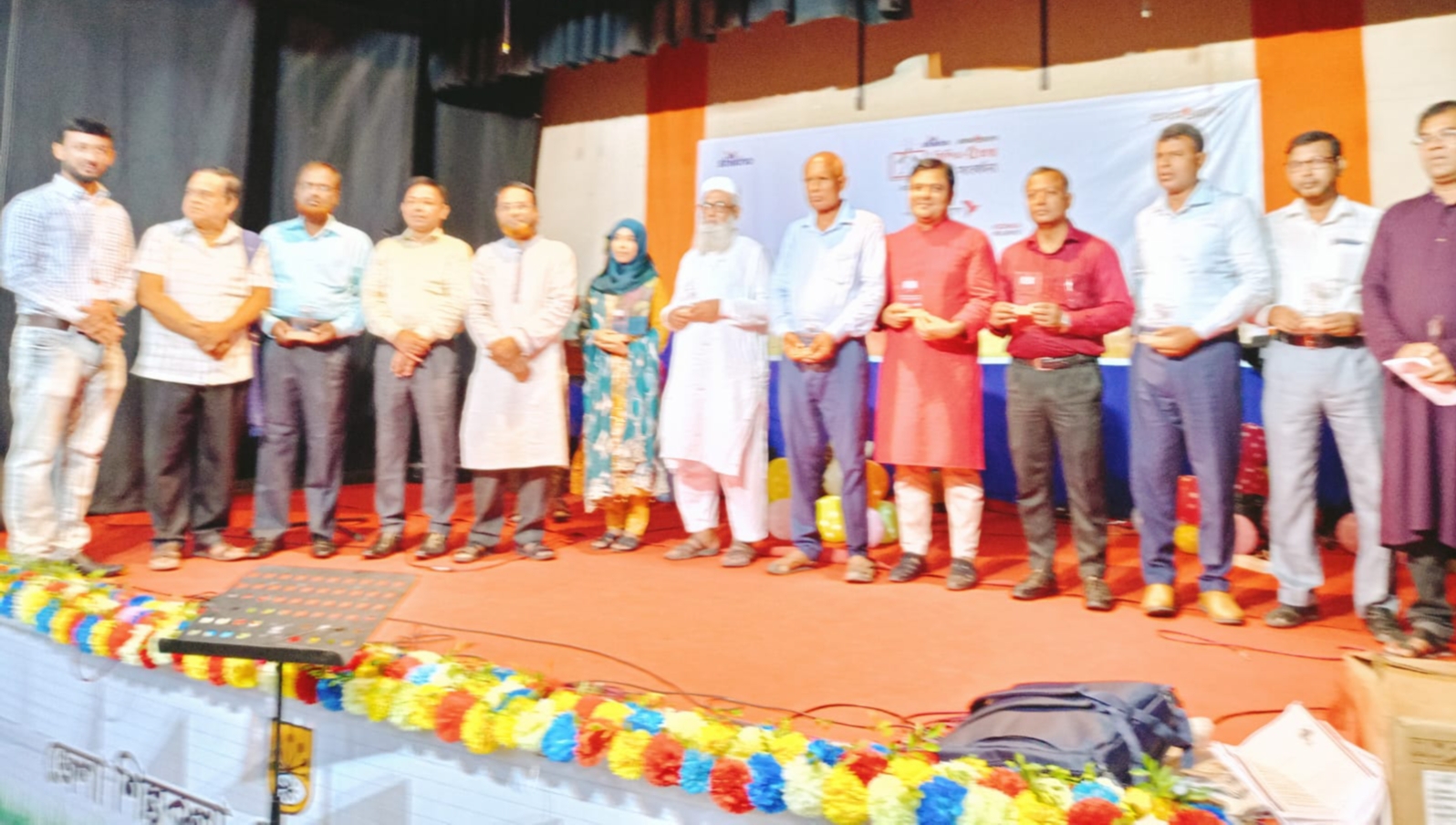 মেহেরপুরে কৃতী শিক্ষার্থীদের সংবর্ধনা প্রদান