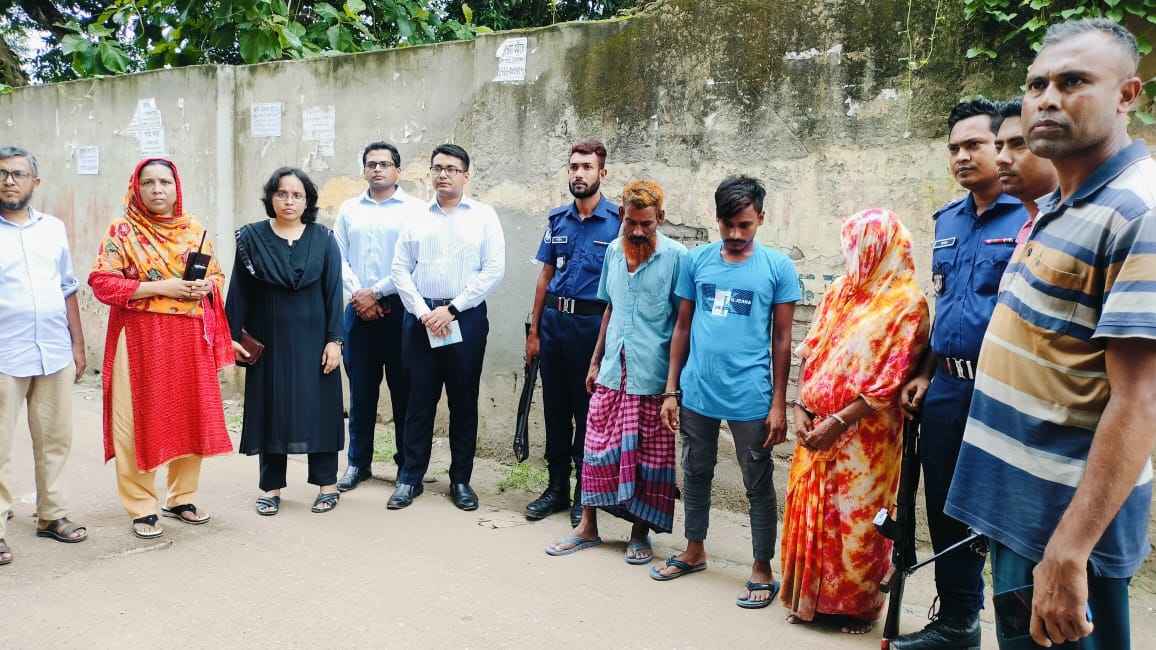 চুয়াডাঙ্গার হকপাড়ায় মাদকদ্রব্য নিয়ন্ত্রণ অধিদপ্তরের অভিযান