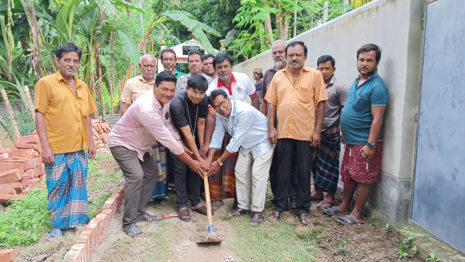 মুজিবনগরে সাধু আন্দ্রিয়ের গির্জার রাস্তার নির্মাণকাজের উদ্বোধন