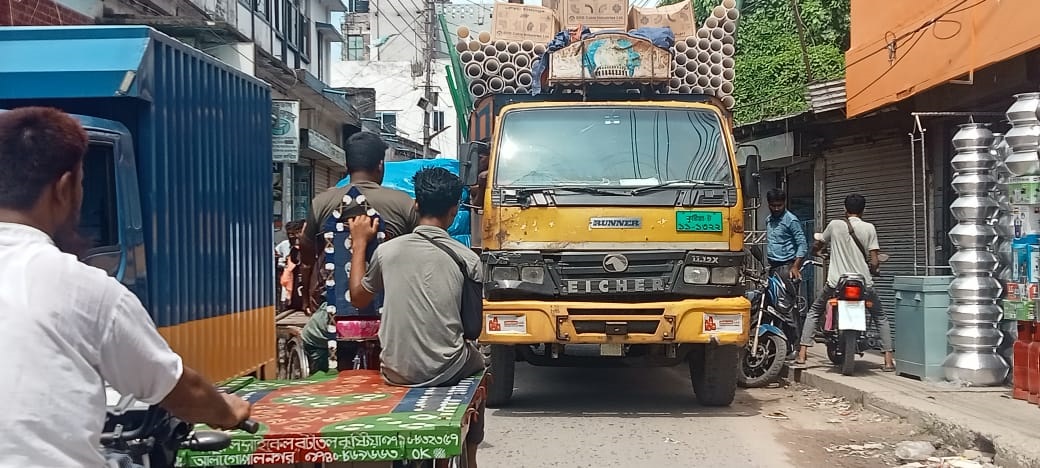 নানা অব্যবস্থাপনায় আলমডাঙ্গা পৌর শহরে দুর্ভোগ