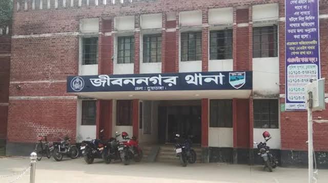 জীবননগরে হামলায় ৫ পুলিশ সদস্য আহত, নারীসহ আটক ৭