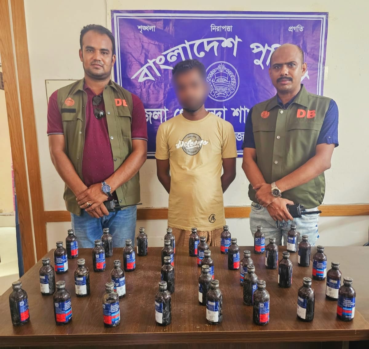 চুয়াডাঙ্গার পৃথক স্থানে পুলিশের মাদক বিরোধী অভিযান