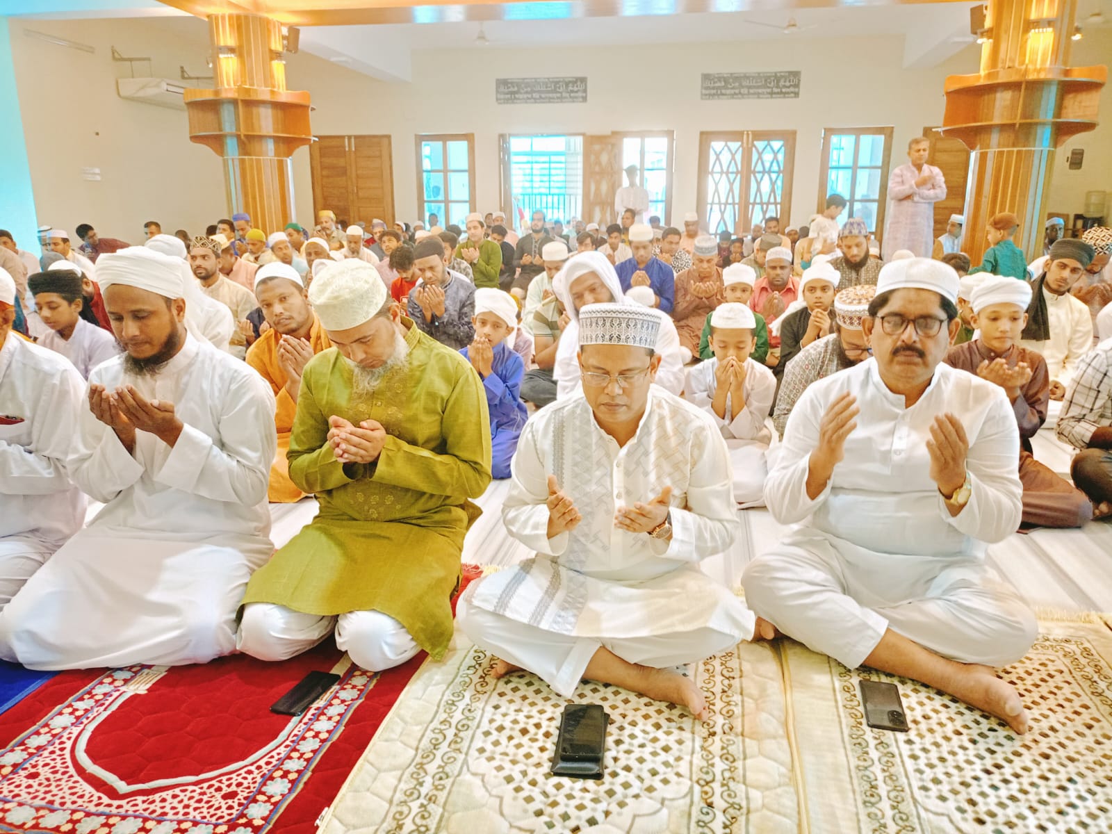 নিহতদের মাগফিরাত ও আহতদের সুস্থতা কামনায় দোয়া