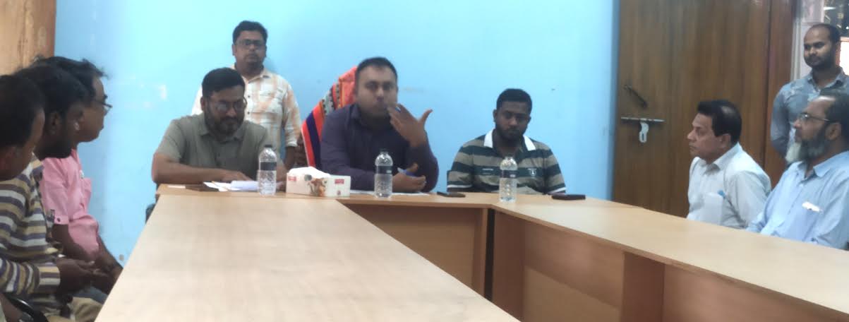 দর্শনা কর্মকর্তা-কর্মচারীদের সঙ্গে মতবিনিময়কালে পৌর প্রশাসক