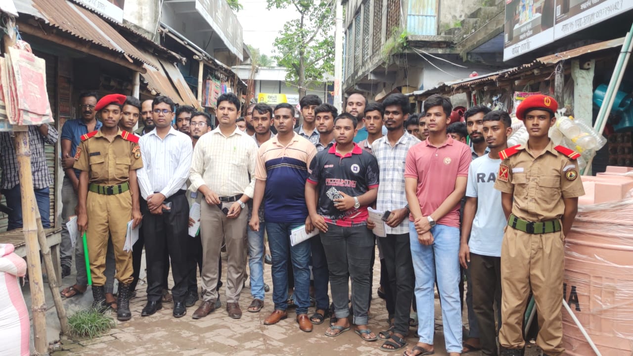 সরোজগঞ্জে শিক্ষার্থীদের নিয়ে বাজার মনিটরিংয়ে ভোক্তা অধিদপ্তর