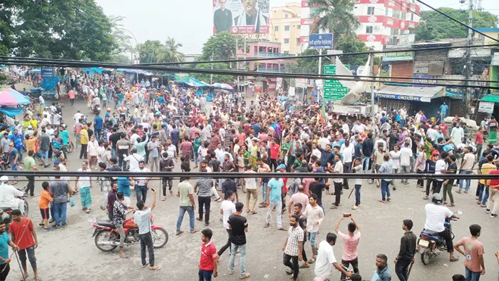 চুয়াডাঙ্গায় সাধারণ জনতার উদ্ভাসিত আনন্দ মিছিল
