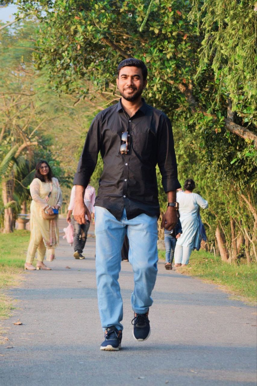 অধ্যক্ষকে গ্রেপ্তারে মাঠে পুলিশ