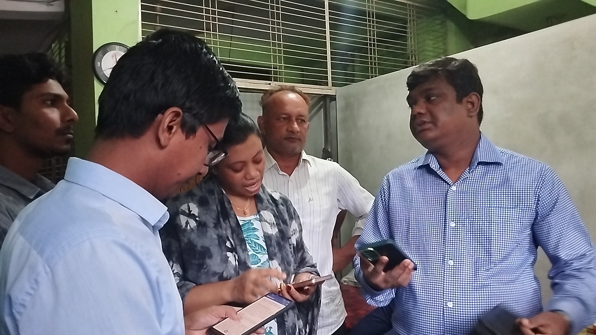 স্বাস্থ্য বিভাগে নজর, যৌথ অভিযানে তিন প্রতিষ্ঠানে সিলগালা