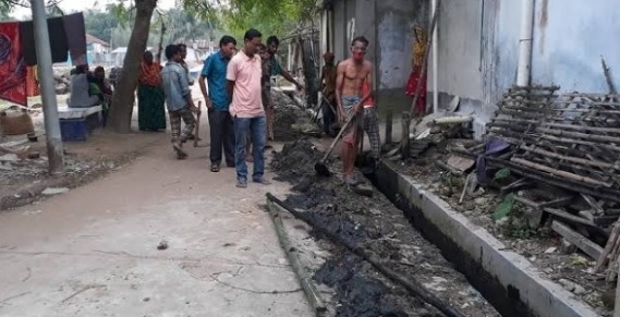 আলমডাঙ্গার হাটবোয়ালিয়ায় ড্রেন সংস্কার