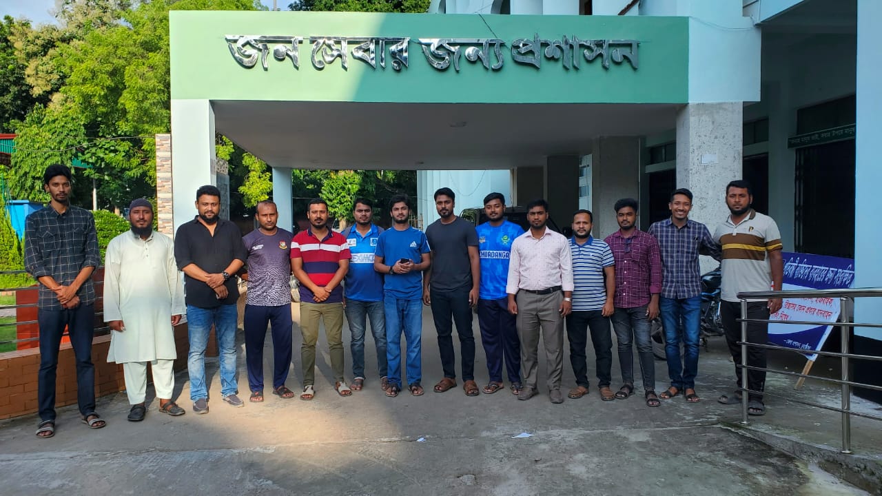 চুয়াডাঙ্গায় ডিসির সাথে কৃতী ক্রিকেটারদের সৌজন্য সাক্ষাৎ