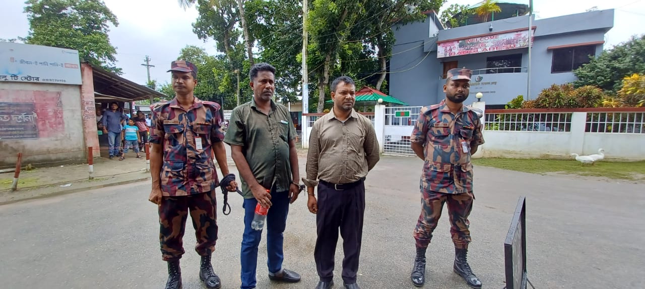 বিজিবির হাতে দুই আ.লীগ নেতা আটক